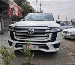 تۆیۆتا لاند کروزەر